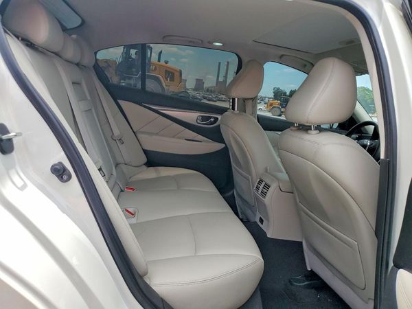 2021 INFINITI Q50 LUXE