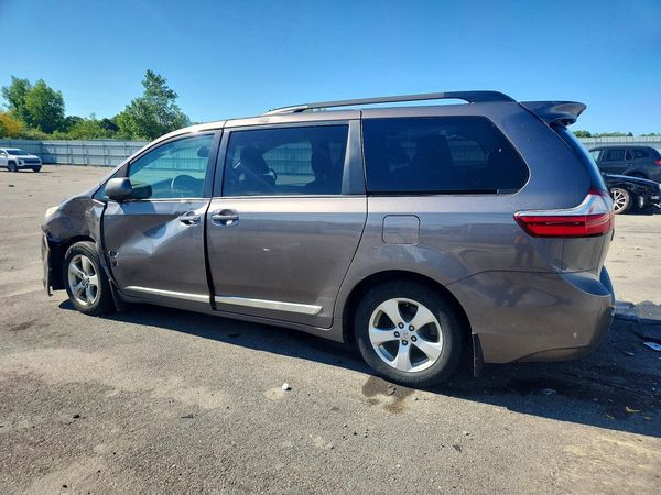 2017 TOYOTA SIENNA LE Mobility/LE