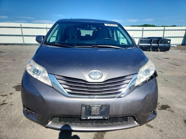 2017 TOYOTA SIENNA LE Mobility/LE
