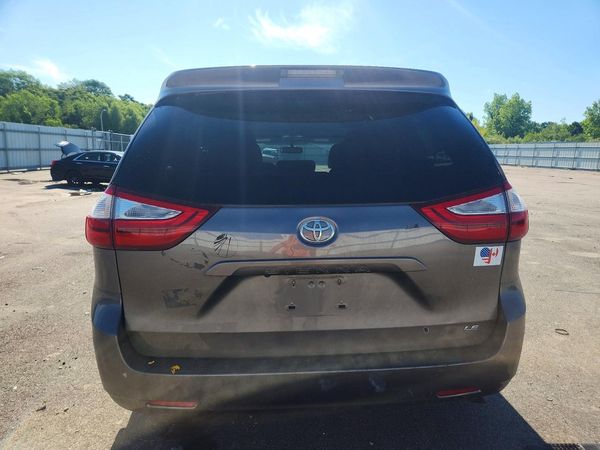 2017 TOYOTA SIENNA LE Mobility/LE