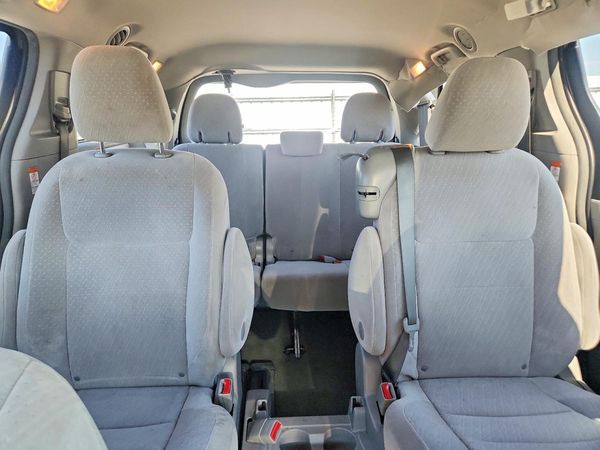 2017 TOYOTA SIENNA LE Mobility/LE