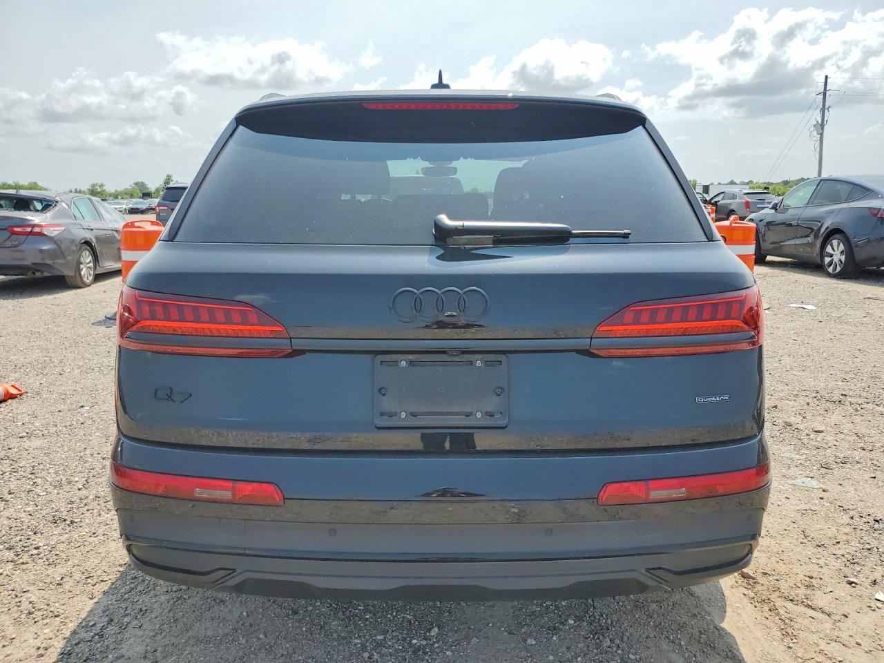 2023 AUDI Q7 quattro Prestige