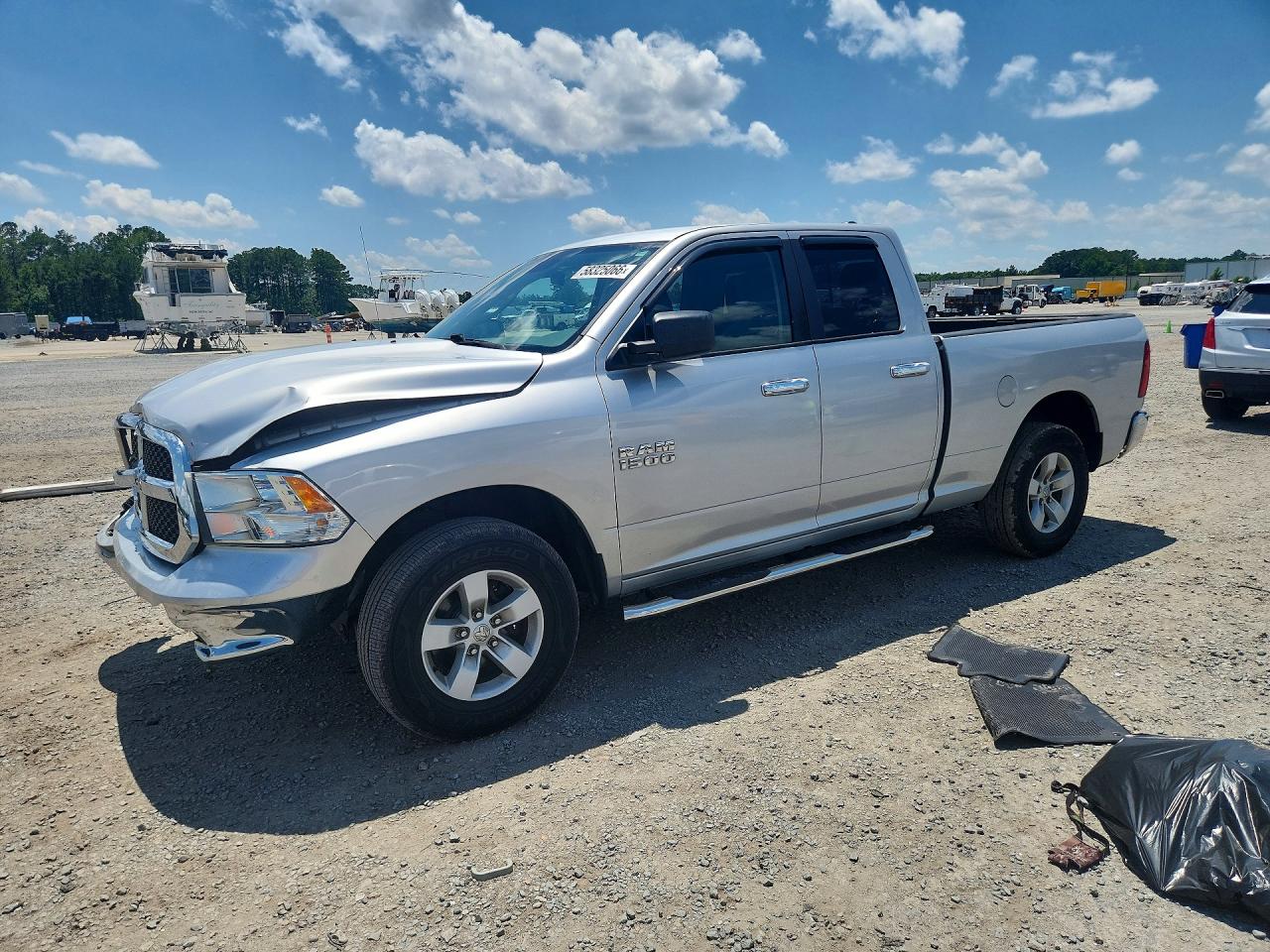 2016 RAM 1500 SLT QUAD CAB 4X4