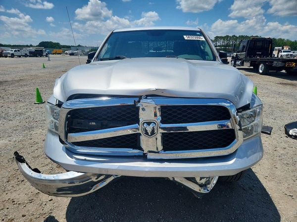 2016 RAM 1500 SLT QUAD CAB 4X4