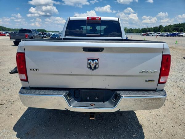 2016 RAM 1500 SLT QUAD CAB 4X4