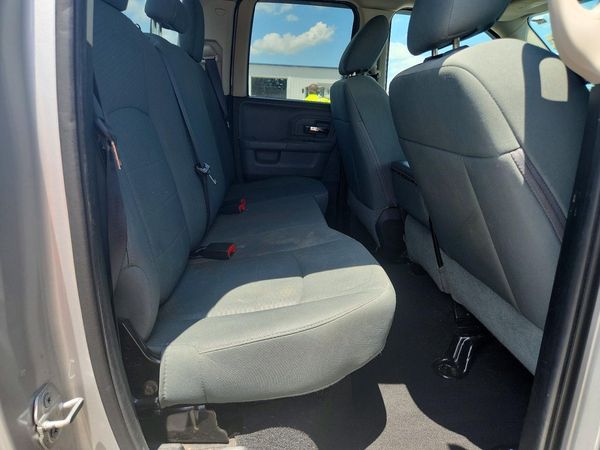 2016 RAM 1500 SLT QUAD CAB 4X4