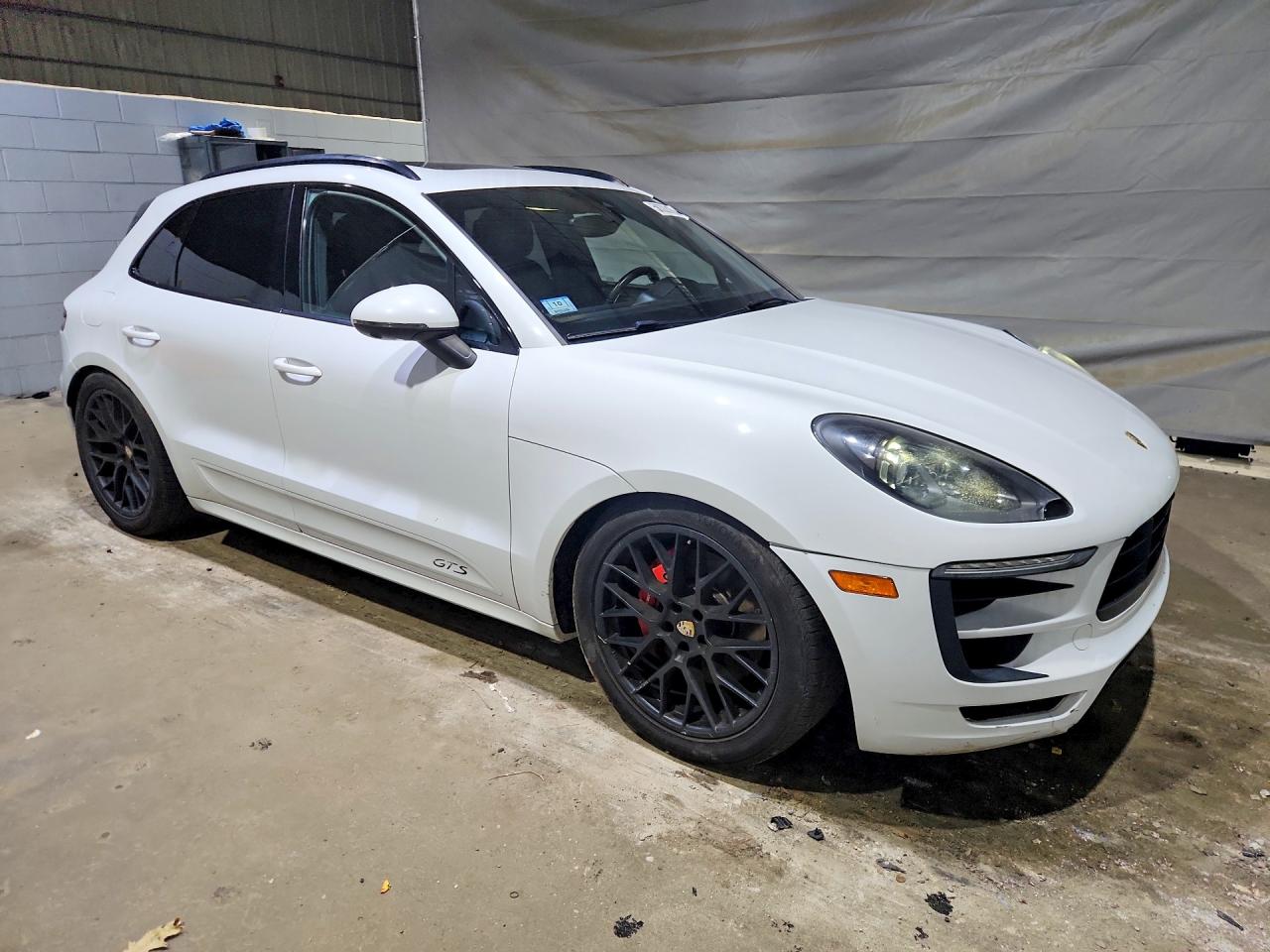 2017 PORSCHE MACAN