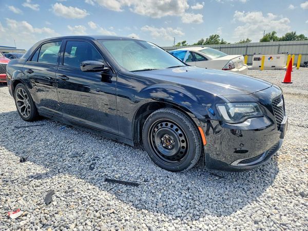 2018 CHRYSLER 300