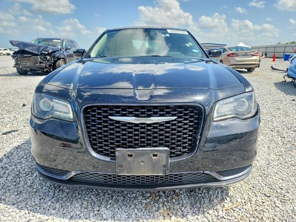 2018 CHRYSLER 300