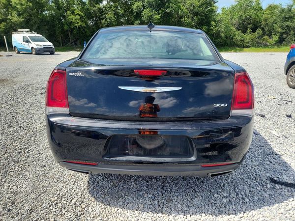 2018 CHRYSLER 300