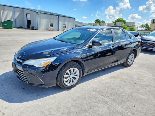2017 TOYOTA CAMRY