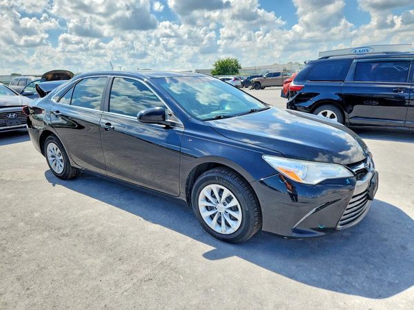 2017 TOYOTA CAMRY