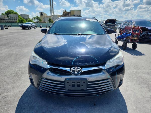 2017 TOYOTA CAMRY