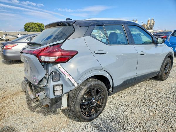 2023 NISSAN KICKS