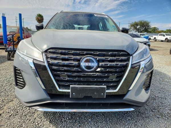 2023 NISSAN KICKS