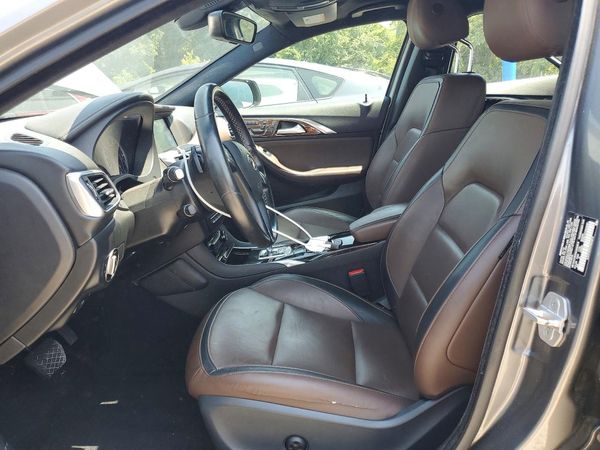 2017 INFINITI QX30