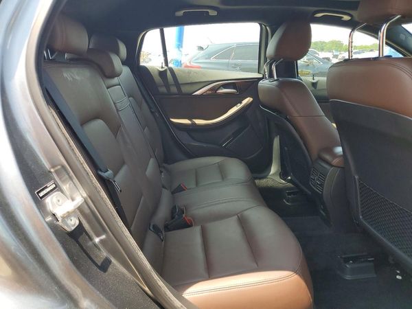 2017 INFINITI QX30