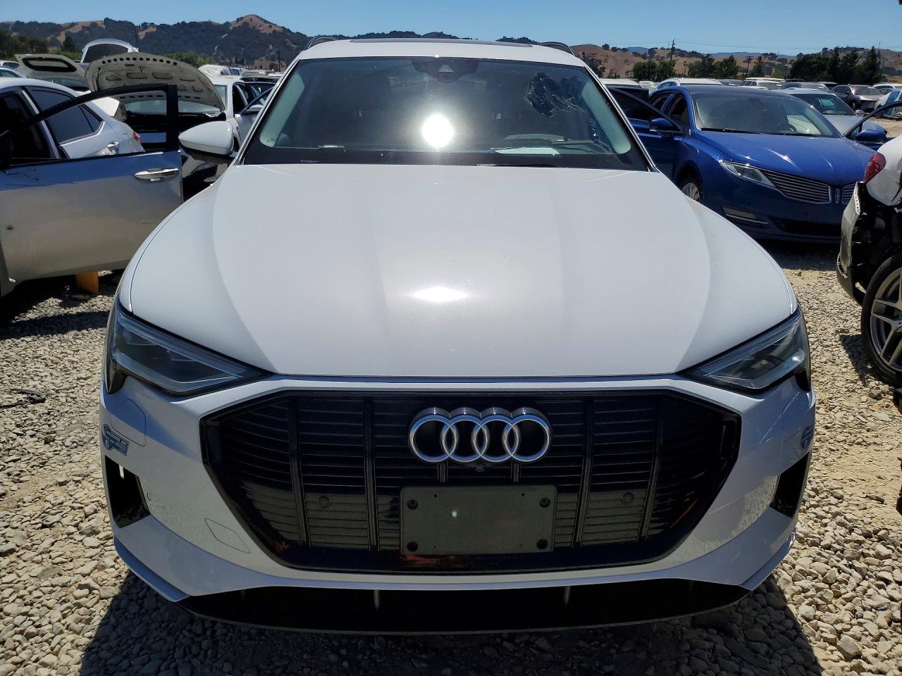 2021 AUDI E-TRON quattro Premium