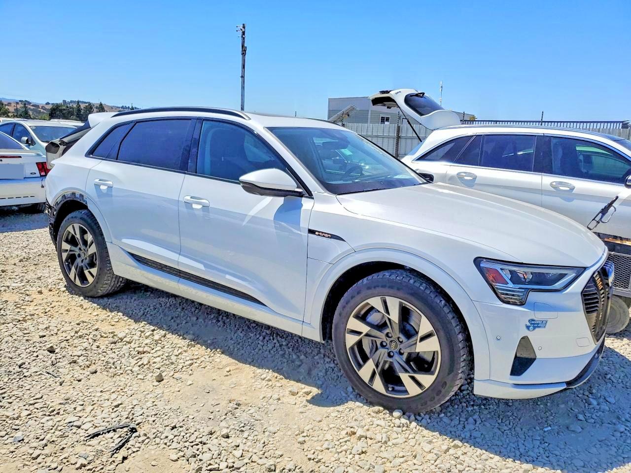 2021 AUDI E-TRON quattro Premium