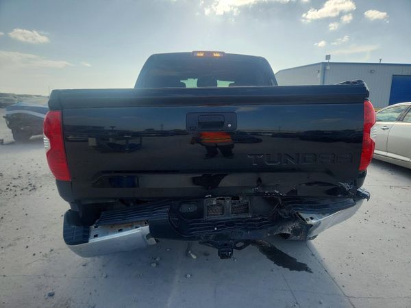2017 TOYOTA TUNDRA SR5