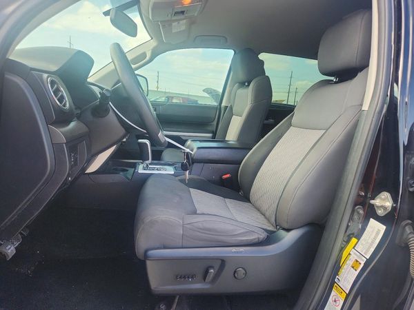2017 TOYOTA TUNDRA SR5