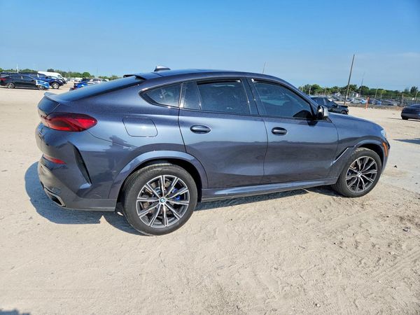 2022 BMW X6 M50i