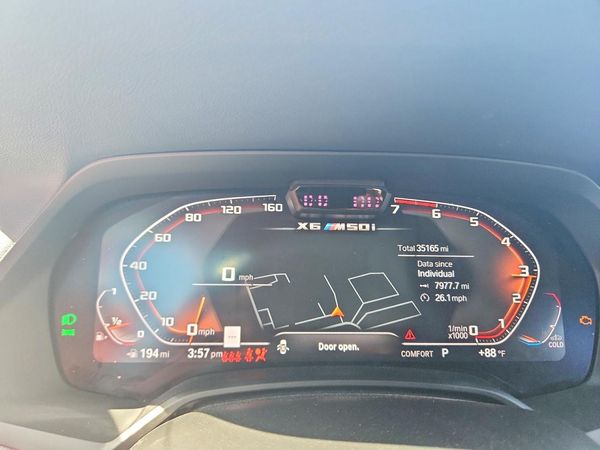 2022 BMW X6 M50i