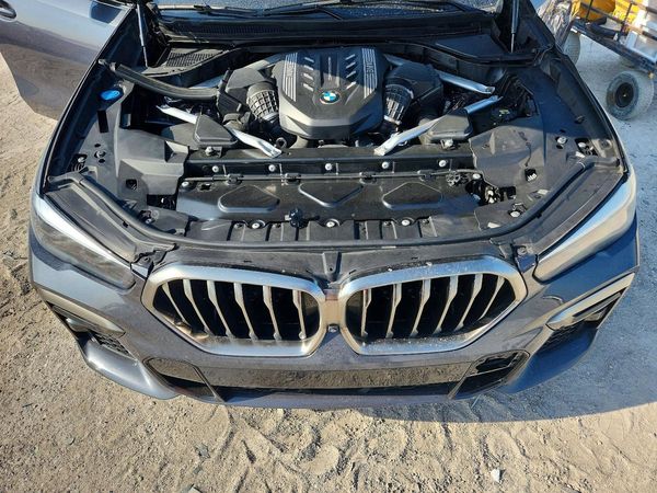2022 BMW X6 M50i