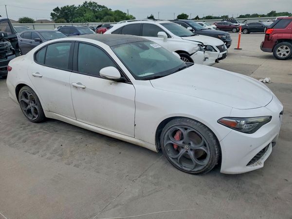 2017 ALFA ROMEO GIULIA TI RWD