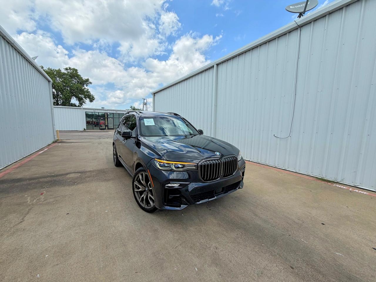 2022 BMW X7 M50i