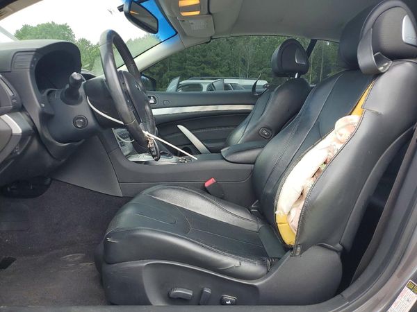 2015 INFINITI Q60 CONVERTIBLE