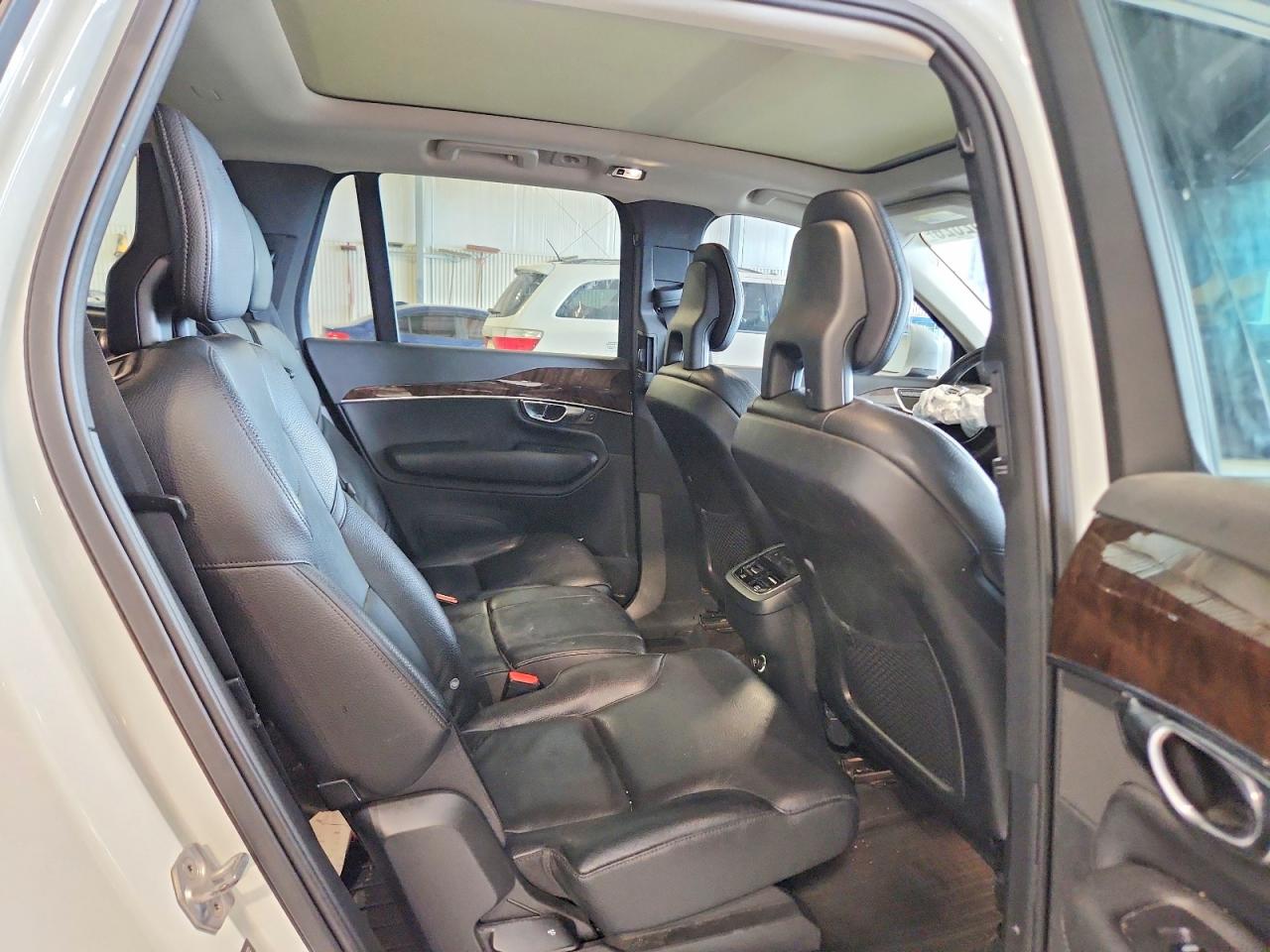 2016 VOLVO XC90 SV42 Momentum