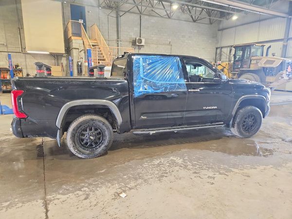2022 TOYOTA TUNDRA Limited