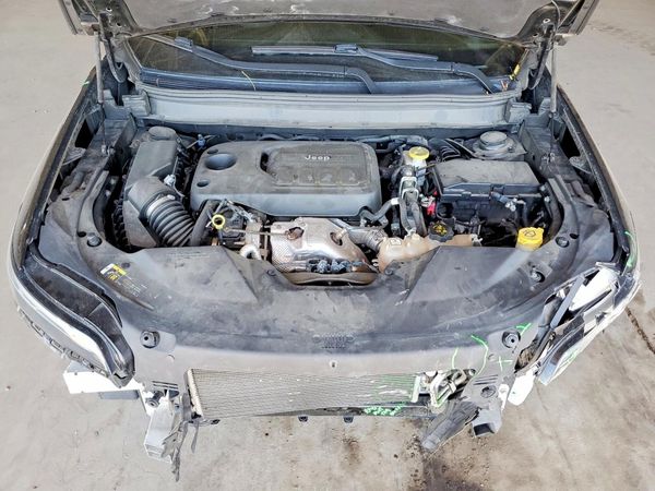 2019 JEEP CHEROKEE LATITUDE PLUS 4X4