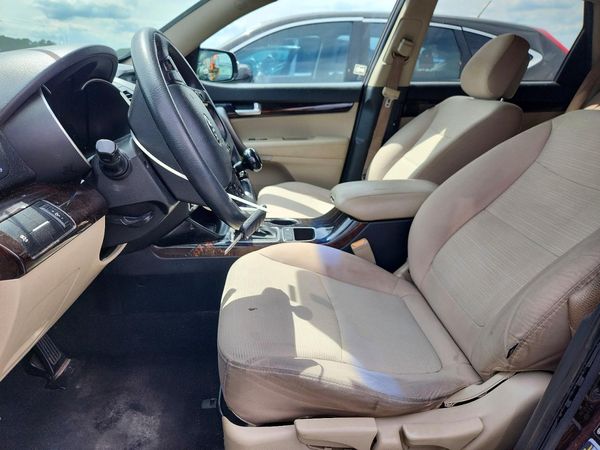 2014 KIA SORENTO Base/ LX
