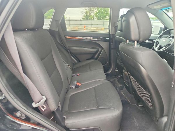 2015 KIA SORENTO GL