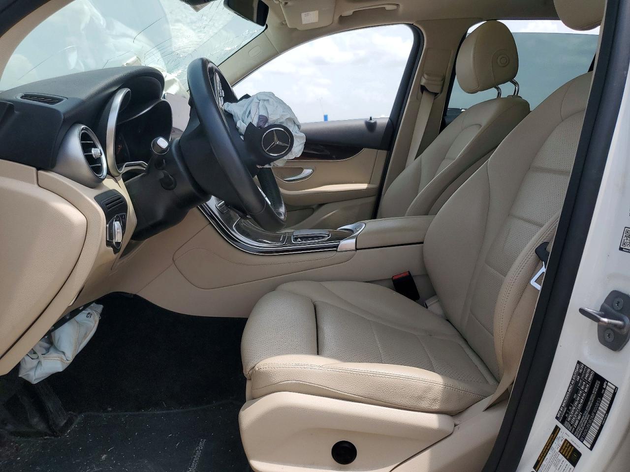 2021 MERCEDES-BENZ GLC GLC300