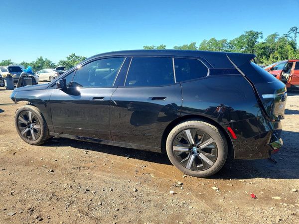 2025 BMW IX xDrive50