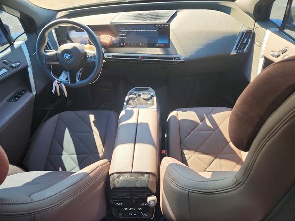 2025 BMW IX xDrive50