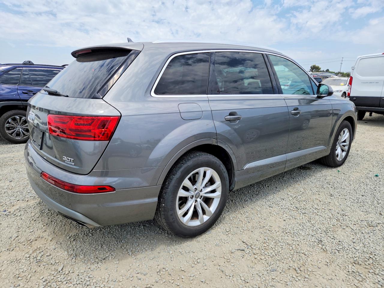 2017 AUDI Q7 quattro Premium