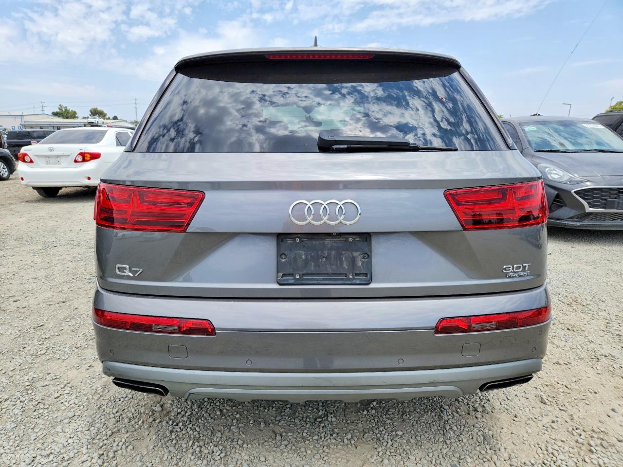 2017 AUDI Q7 quattro Premium