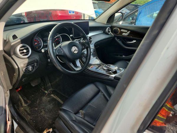 2016 MERCEDES-BENZ GLC GLC300 Base-4M