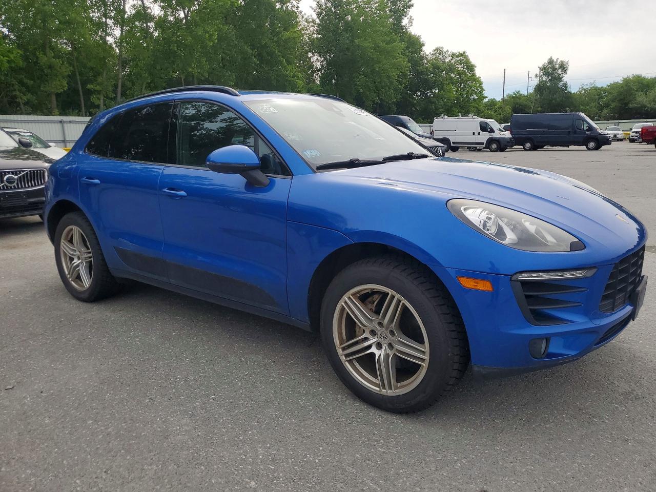 2016 PORSCHE MACAN