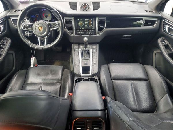 2016 PORSCHE MACAN
