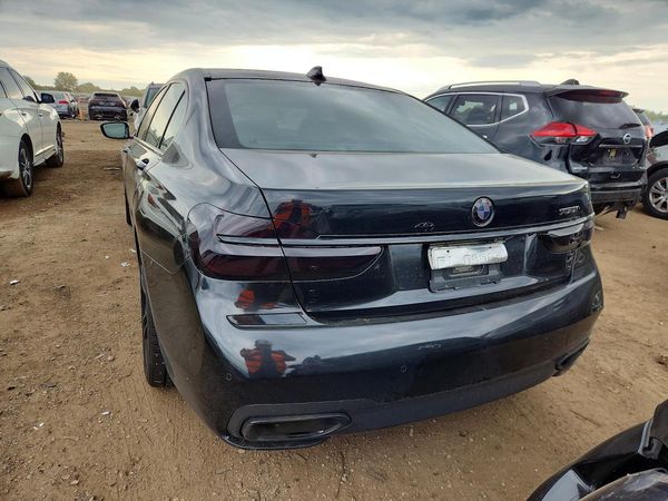 2018 BMW 750 xDrive