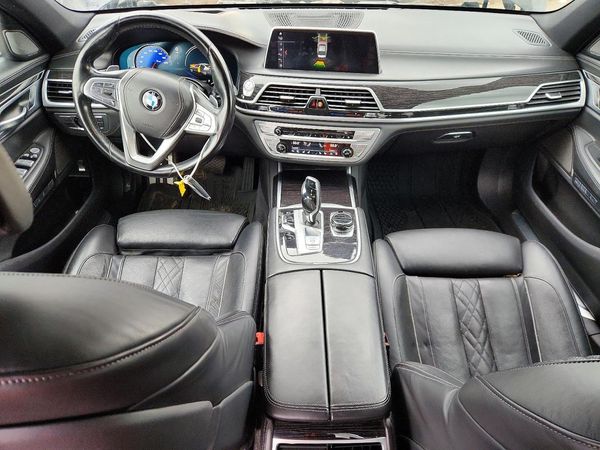 2018 BMW 750 xDrive