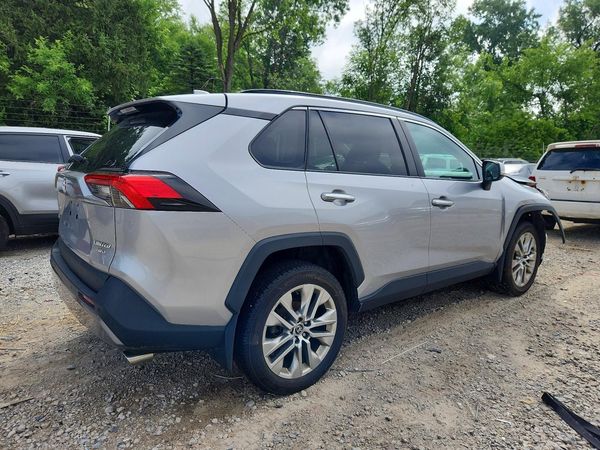 2020 TOYOTA RAV4 Limited