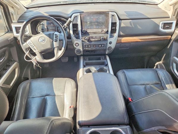 2020 NISSAN TITAN