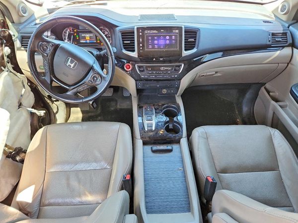 2017 HONDA PILOT Elite