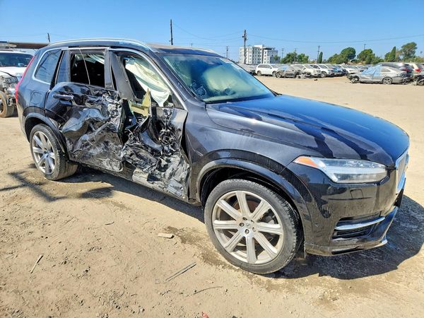 2018 VOLVO XC90